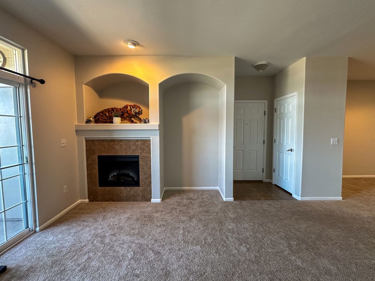 1561 Olympia Cir #103 - Photo 3 of 27
