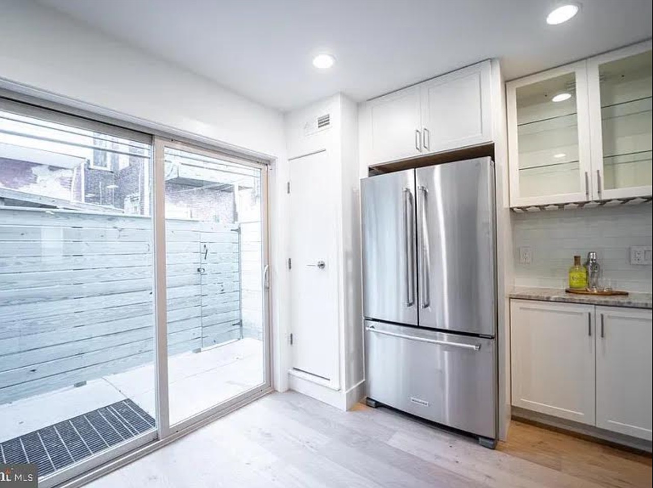 2621 Latona St - Photo 3 of 27