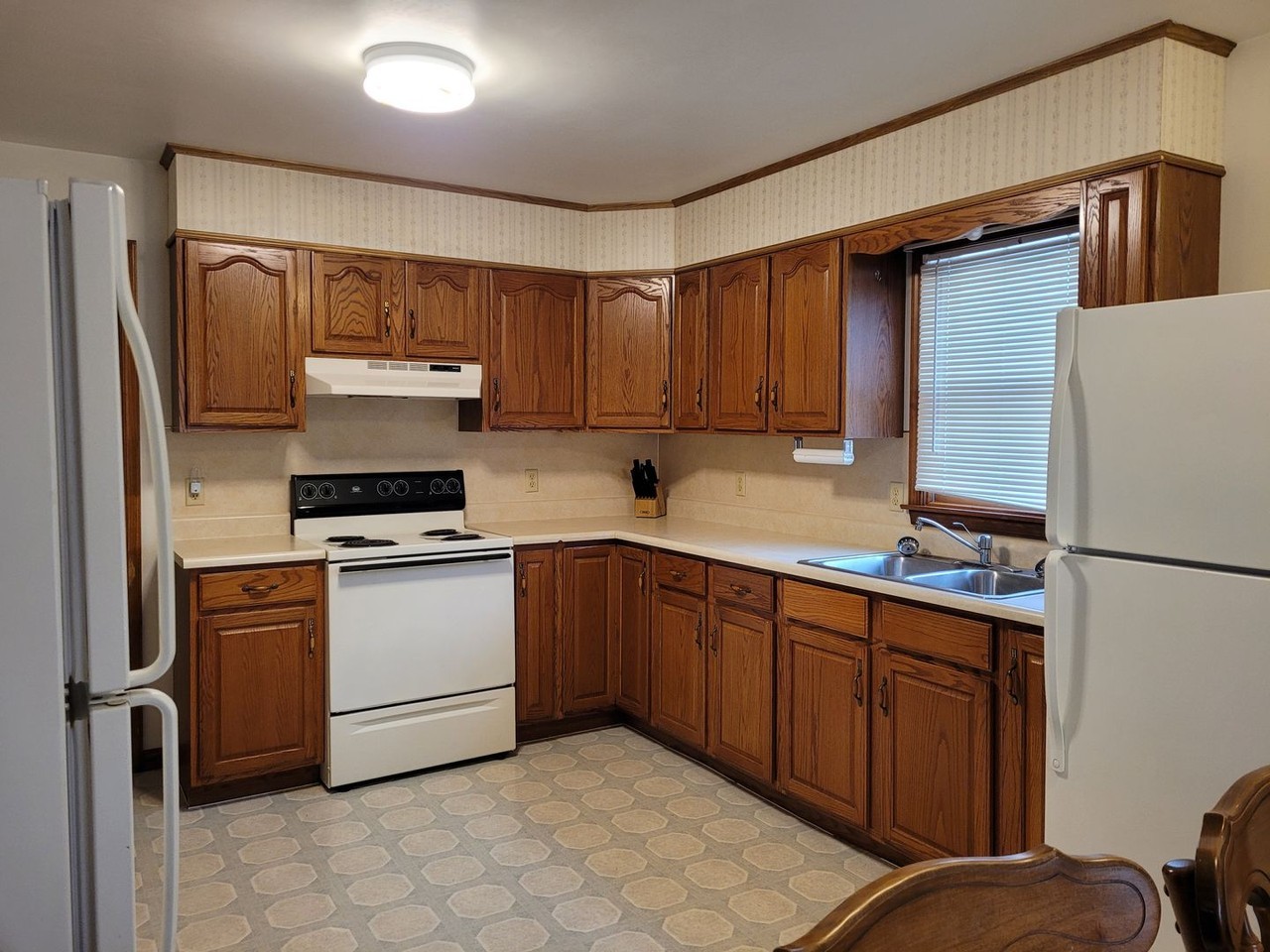 112 N Penn St - Photo 3 of 15