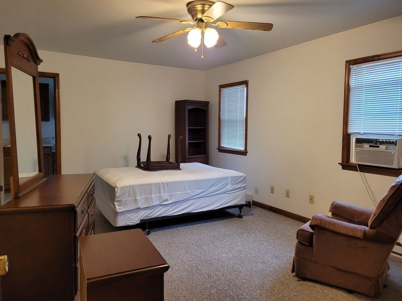 112 N Penn St - Photo 7 of 15