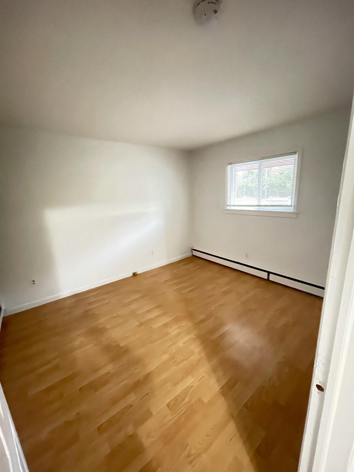 399  ROCK LLC - Photo 3 of 31