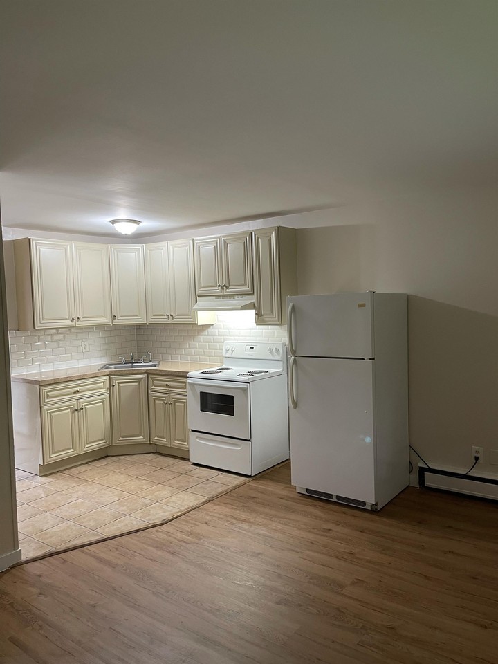399  ROCK LLC - Photo 5 of 31