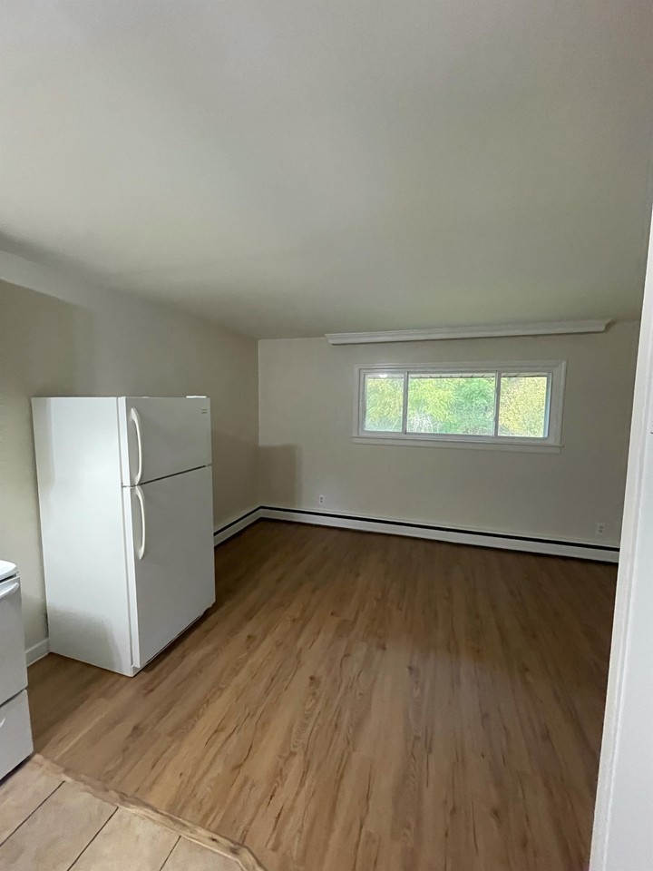 399  ROCK LLC - Photo 6 of 31