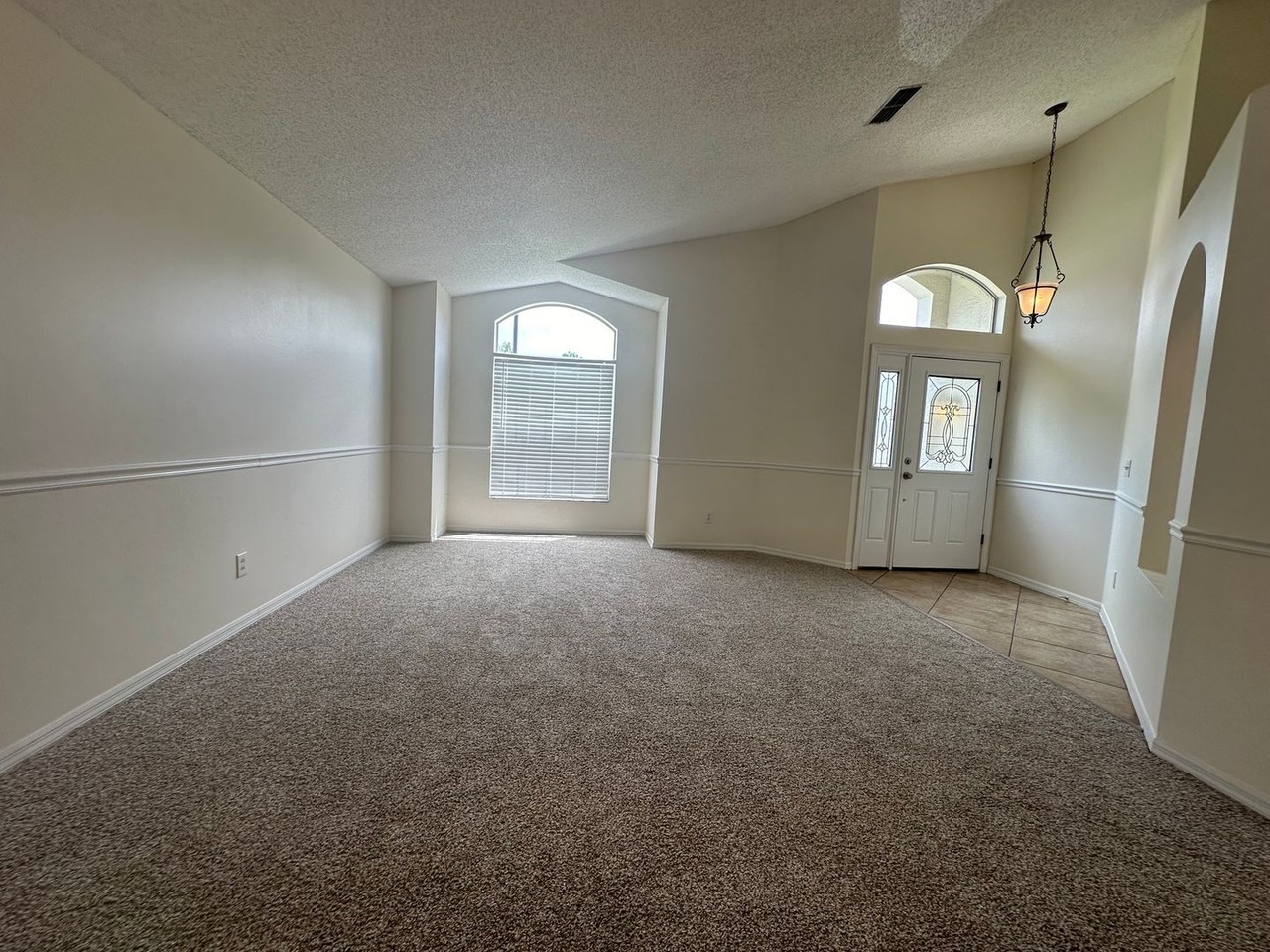 13577 Fordwell Dr - Photo 4 of 27