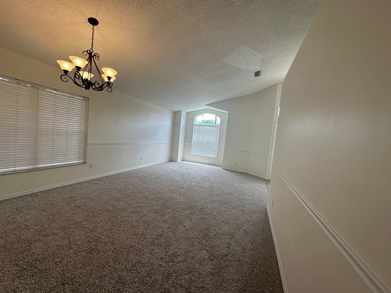 13577 Fordwell Dr - Photo 5 of 27