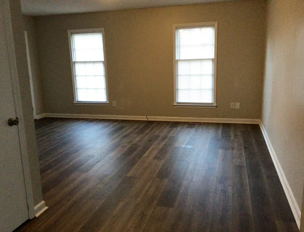 727 Oak Rd - Photo 2 of 8