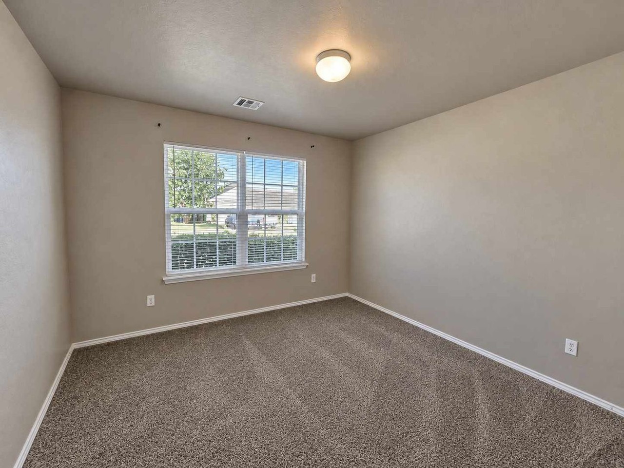 3528 Se 95th St - Photo 5 of 20