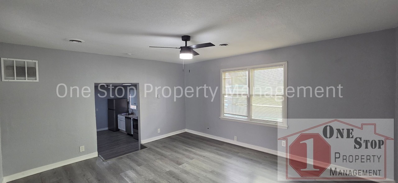 7348 Walrond Ave - Photo 3 of 25