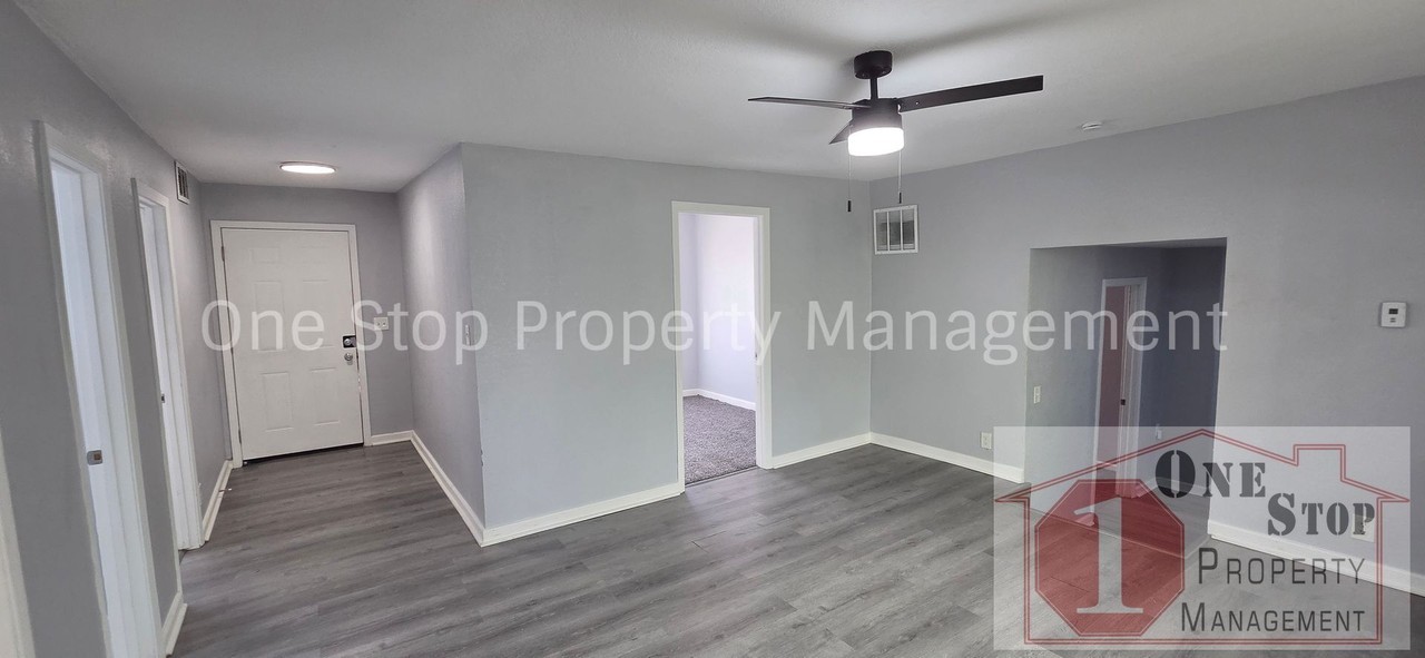 7348 Walrond Ave - Photo 5 of 25
