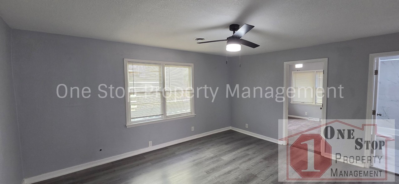 7348 Walrond Ave - Photo 6 of 25
