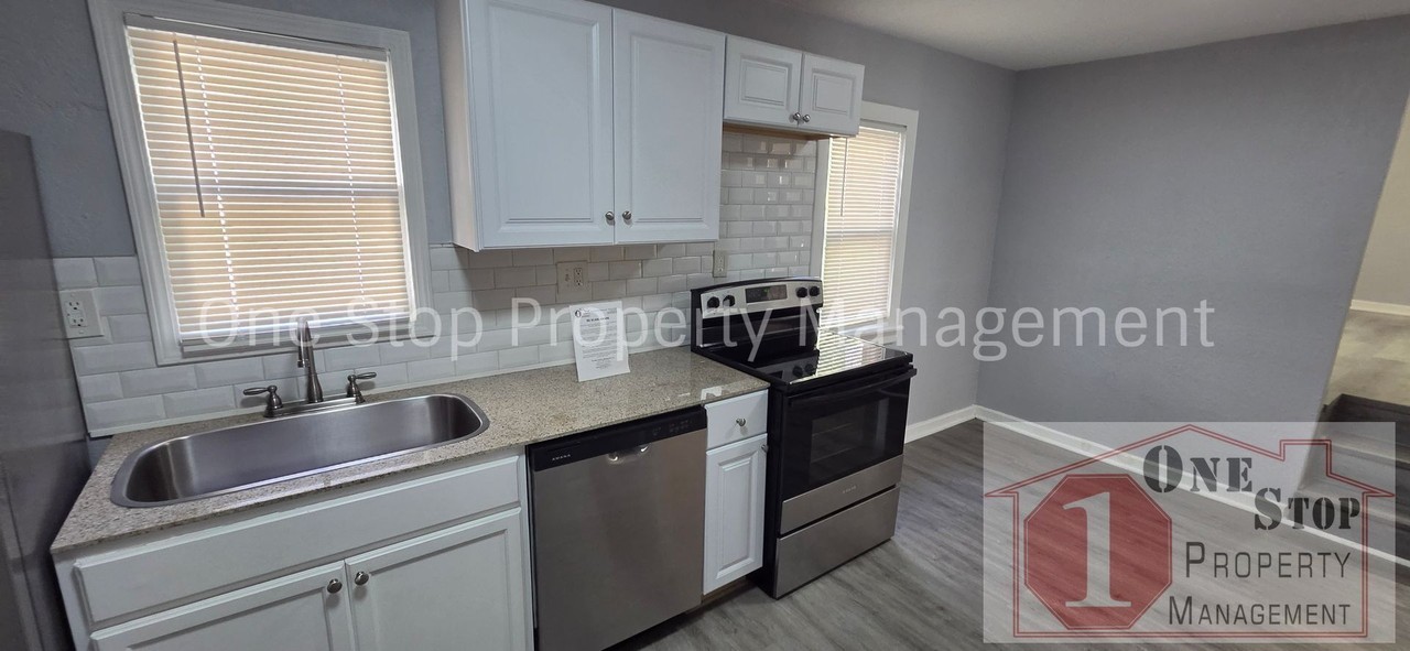7348 Walrond Ave - Photo 7 of 25