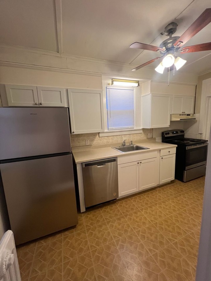 228 S West St - Photo 3 of 7