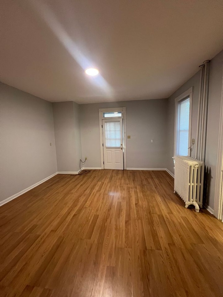 228 S West St - Photo 5 of 7