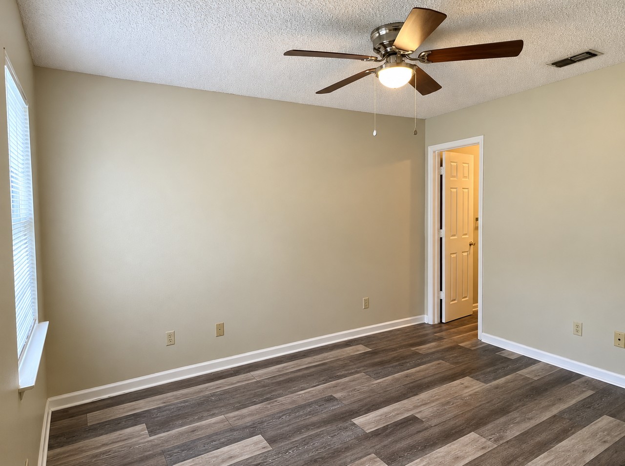 39 Talbot Ct - Photo 6 of 12