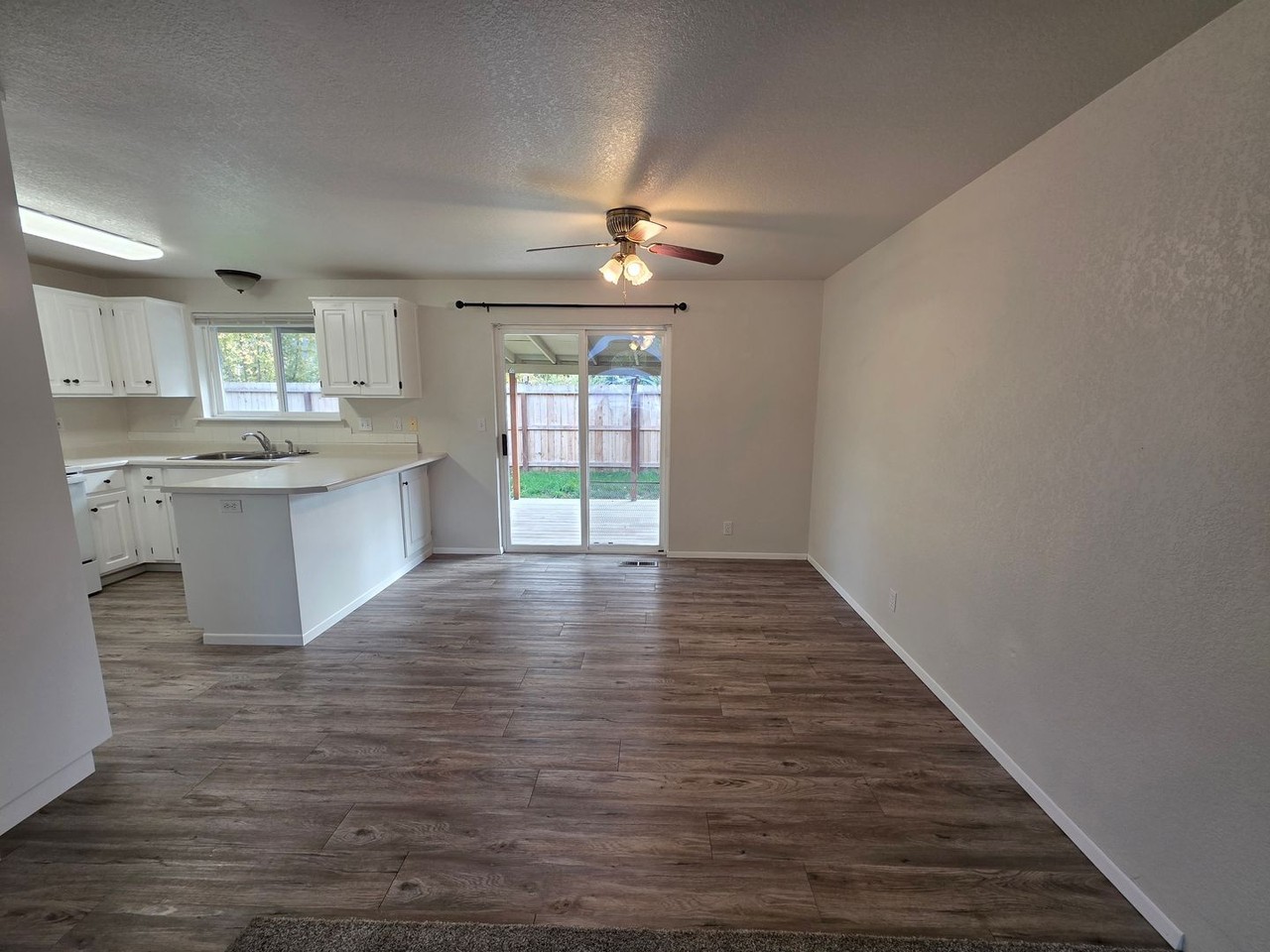 1839 Cloverlawn Dr - Photo 3 of 14