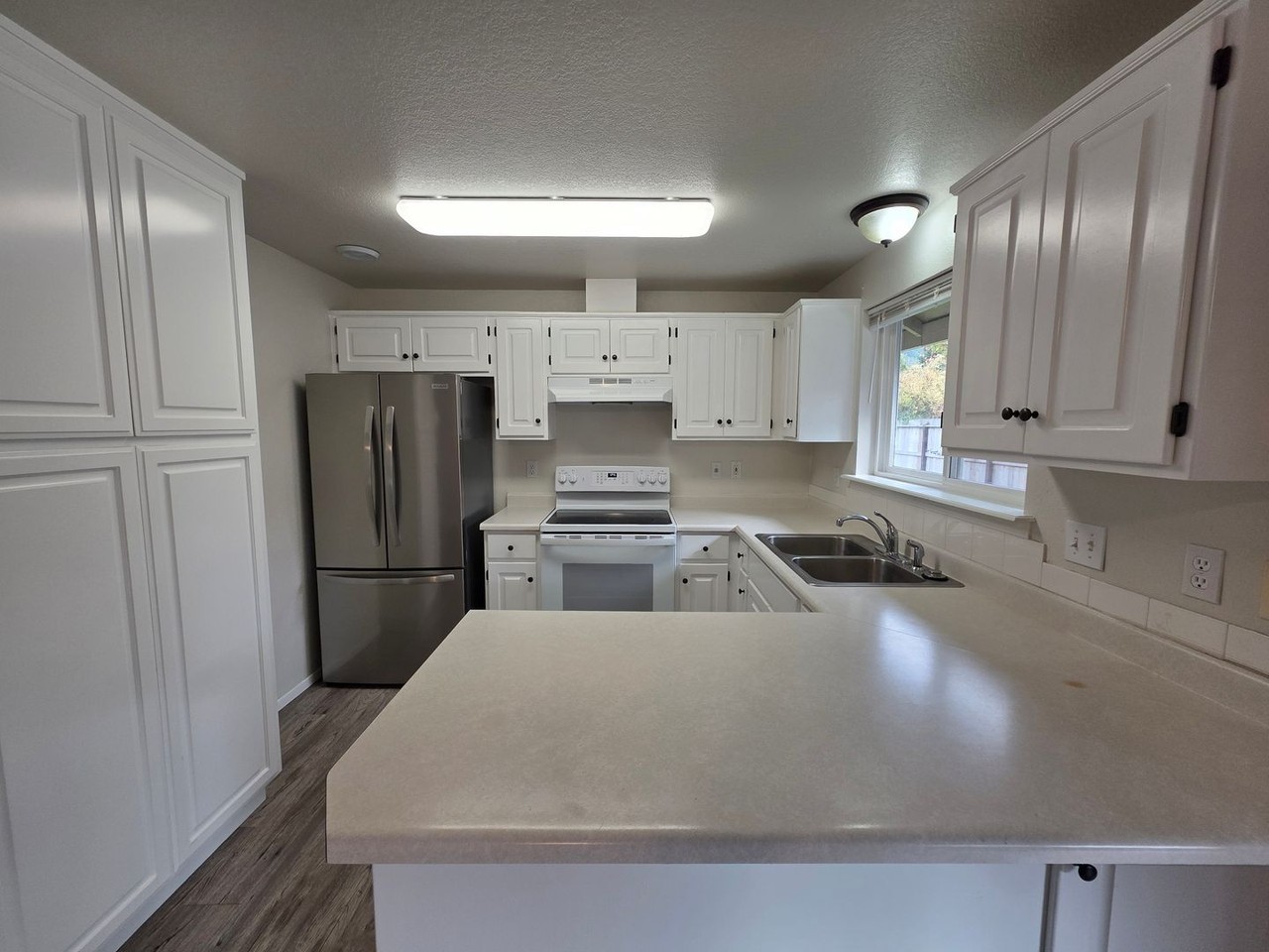 1839 Cloverlawn Dr - Photo 4 of 14