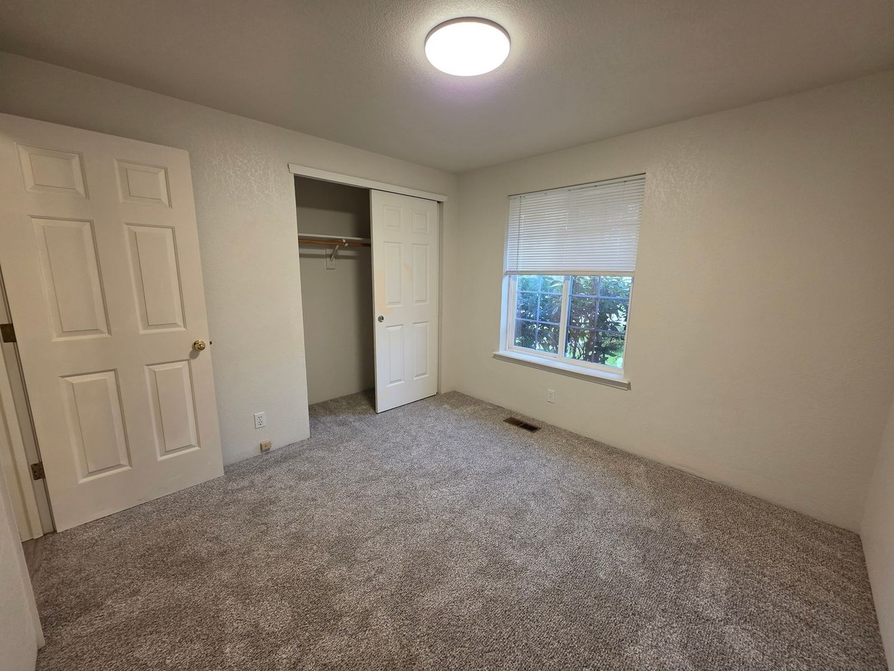 1839 Cloverlawn Dr - Photo 5 of 14