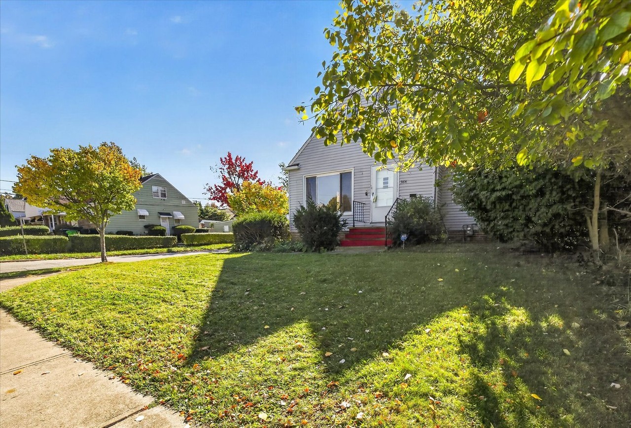 3814 Salisbury Rd - Photo 2 of 29