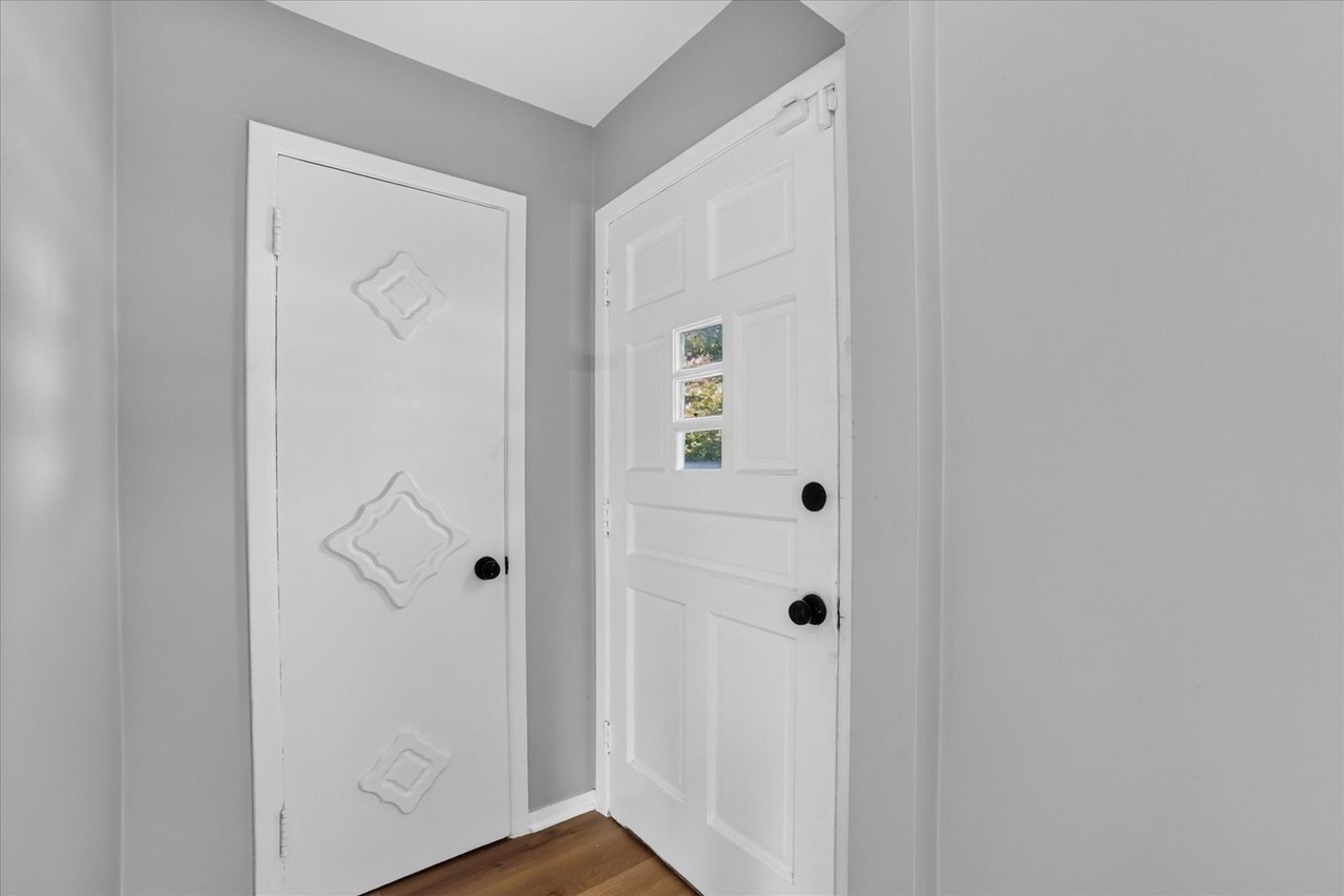 3814 Salisbury Rd - Photo 3 of 29