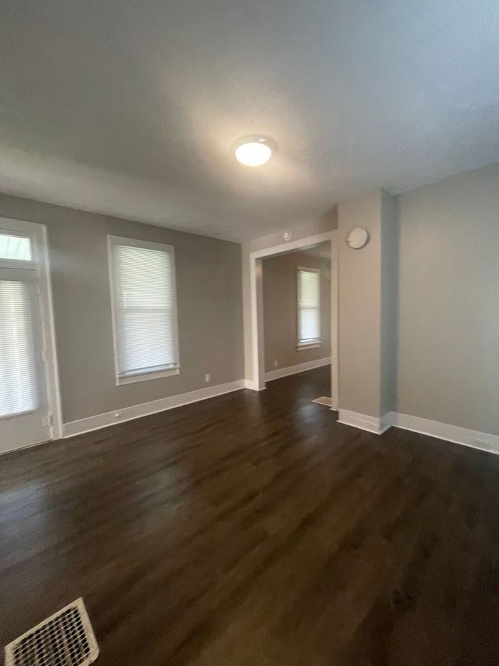 1603 N 15th St - Photo 3 of 14