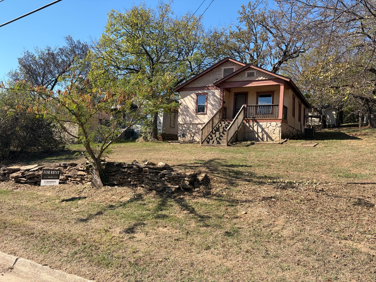 907 N 20th St - Photo 2 of 13