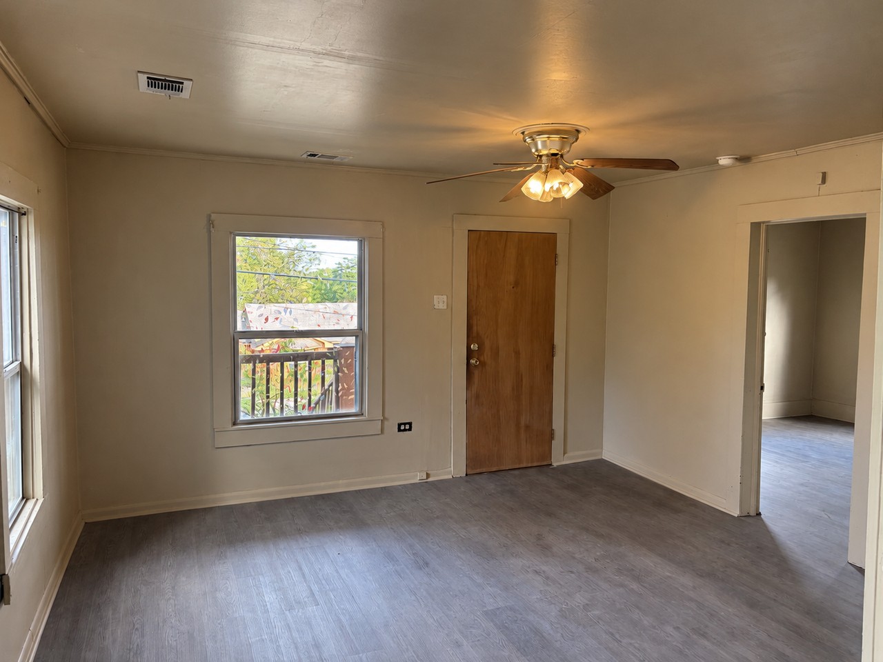 907 N 20th St - Photo 3 of 13