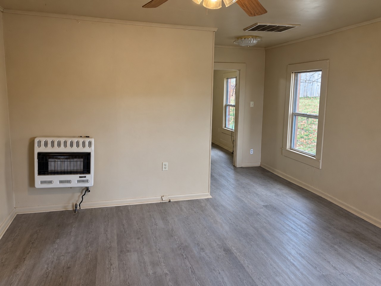 907 N 20th St - Photo 4 of 13