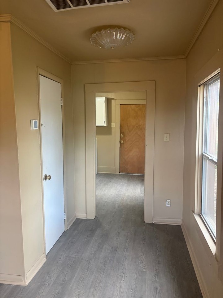 907 N 20th St - Photo 5 of 13
