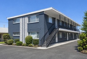 featured image of 1761 Stewart St