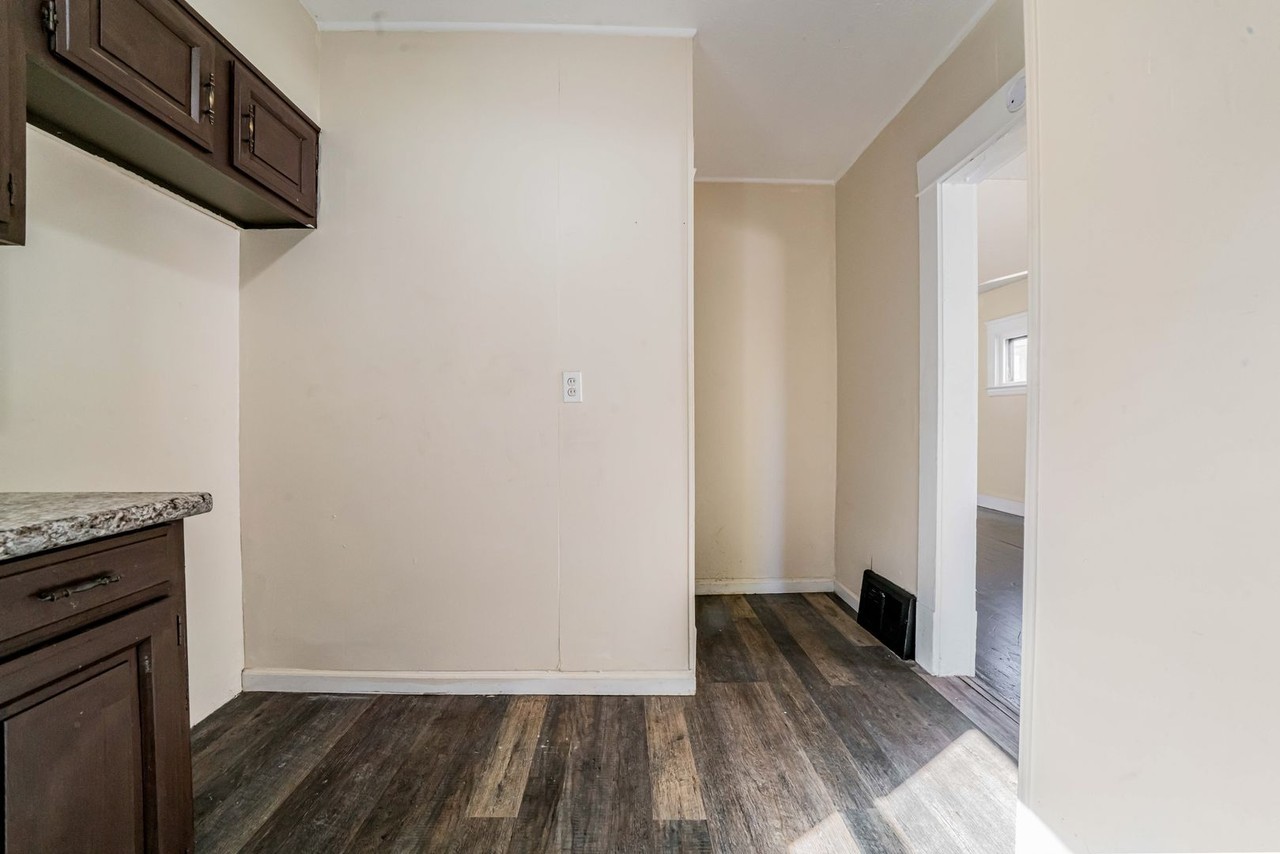 3339 W 90th St - Photo 6 of 22