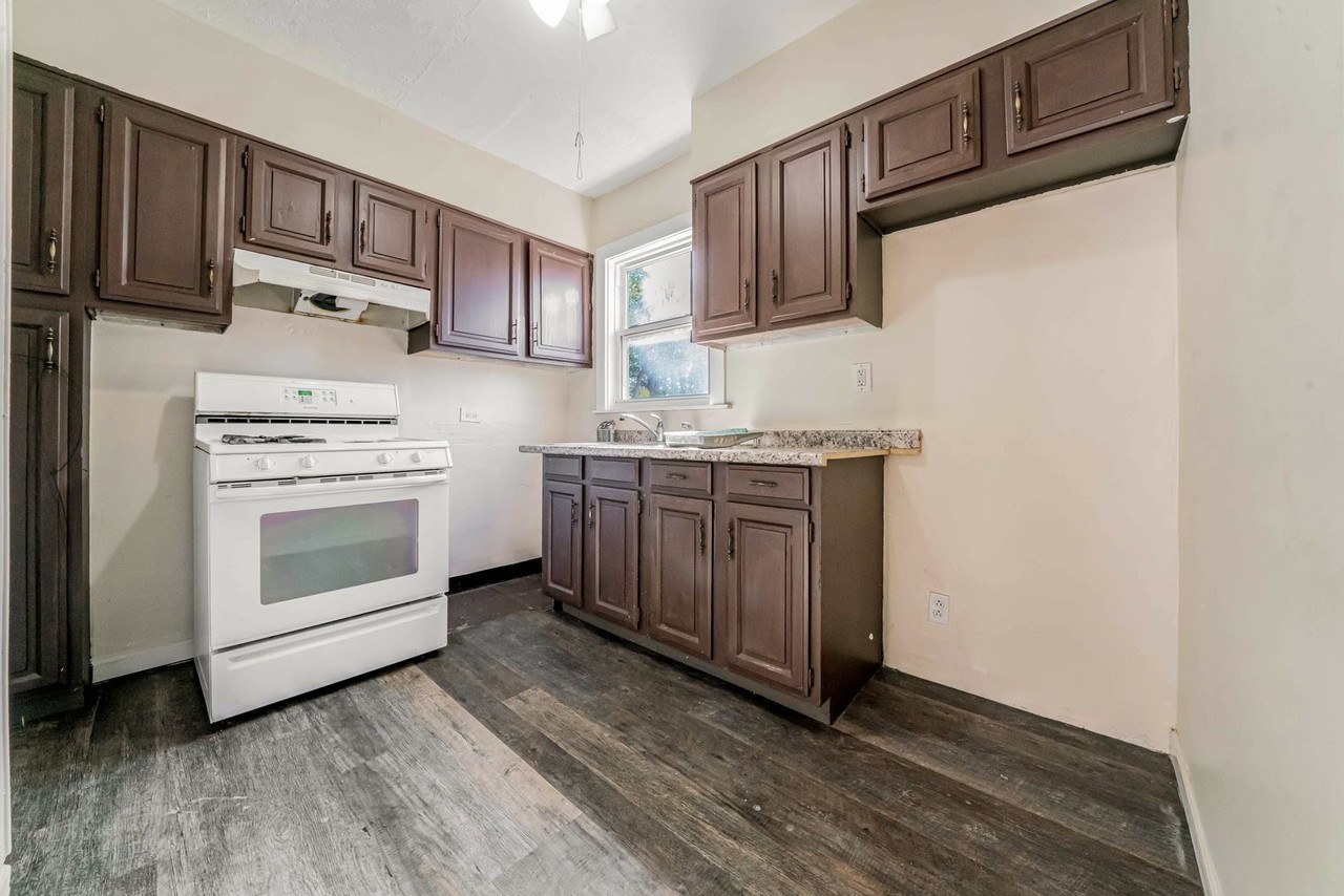 3339 W 90th St - Photo 7 of 22