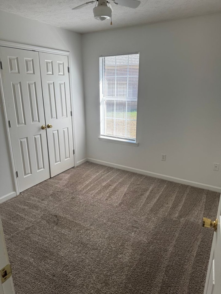 1495 Joyner Dr - Photo 6 of 10