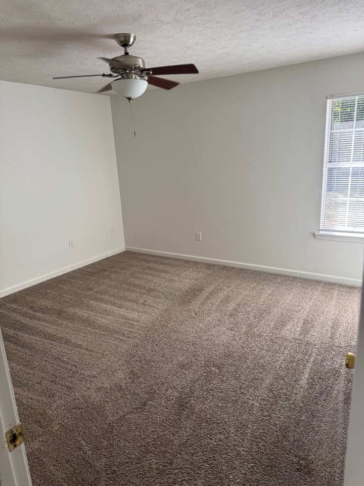 1495 Joyner Dr - Photo 7 of 10