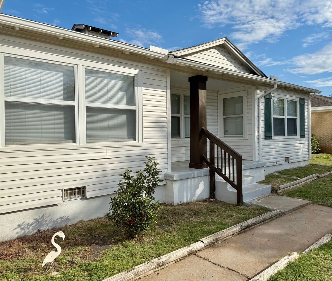 2117 Nw Denver Ave - Photo 4 of 29