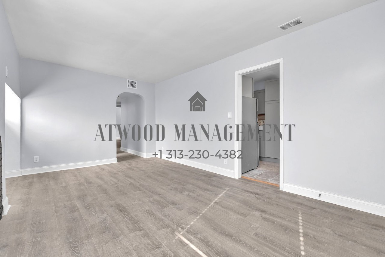 15355 Auburn St - Photo 4 of 19