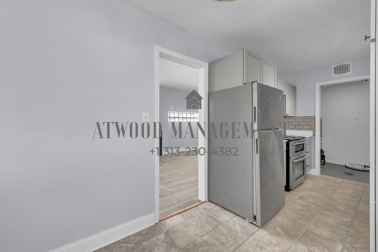 15355 Auburn St - Photo 7 of 19