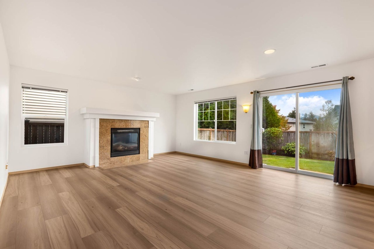 24811 Se 19th St - Photo 5 of 30