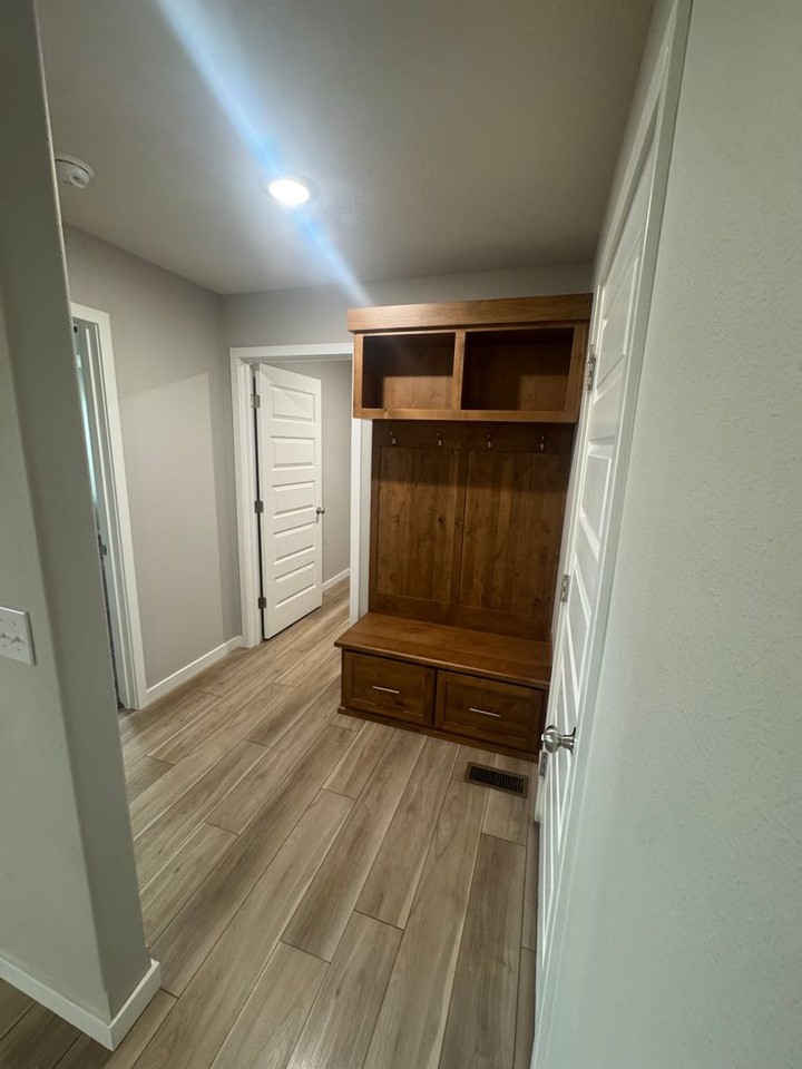 883 S Parkside Cir - Photo 4 of 12
