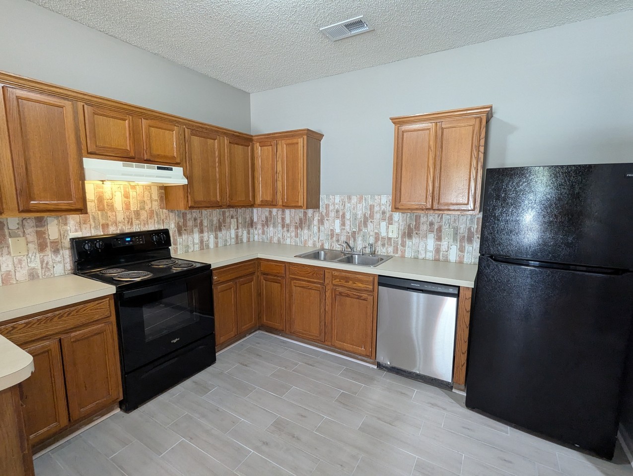 1839 Tyler Street - Photo 6 of 26