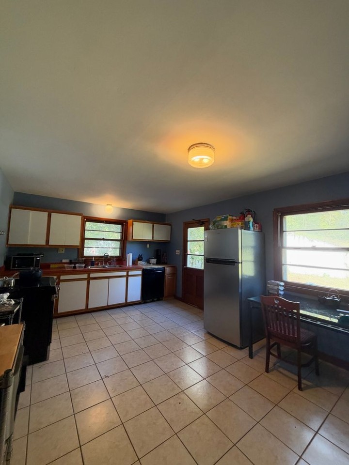 115 Mimosa Dr - Photo 3 of 12