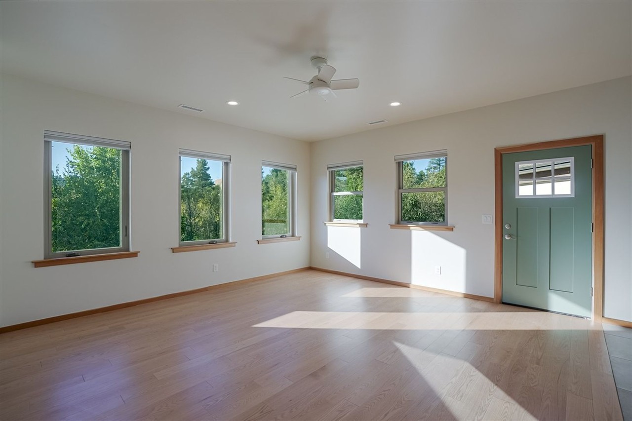 484 S Mccormick St - Photo 4 of 49