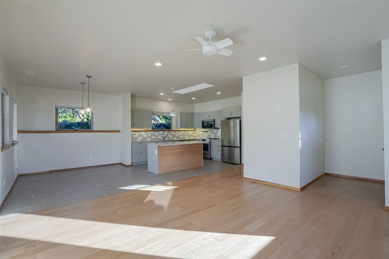 484 S Mccormick St - Photo 6 of 49