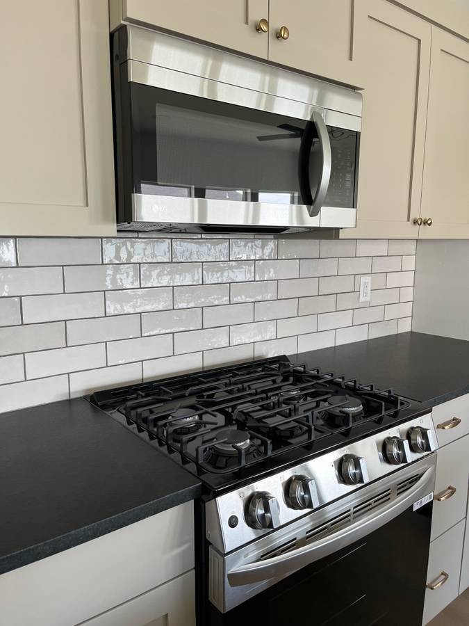 582 Cutler  Ave - Photo 4 of 9