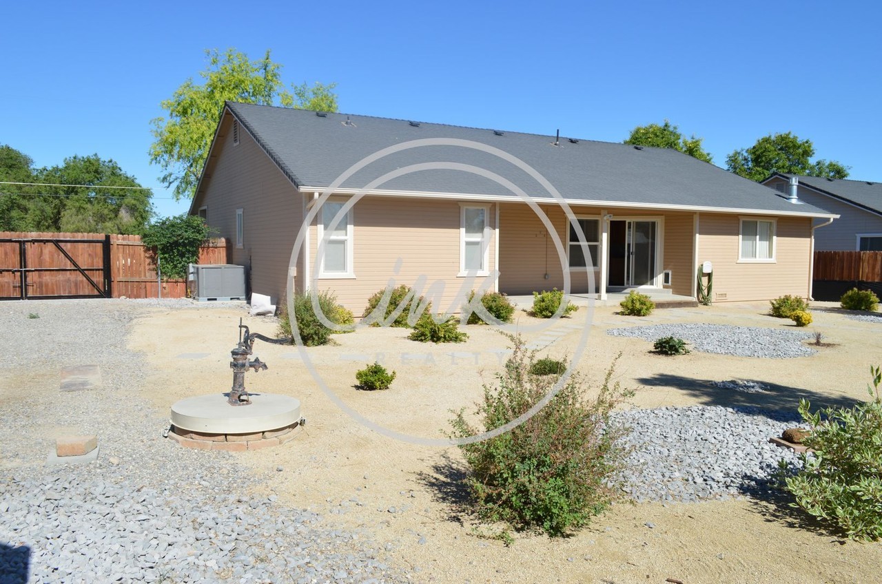 1240 Browne Ln - Photo 3 of 7