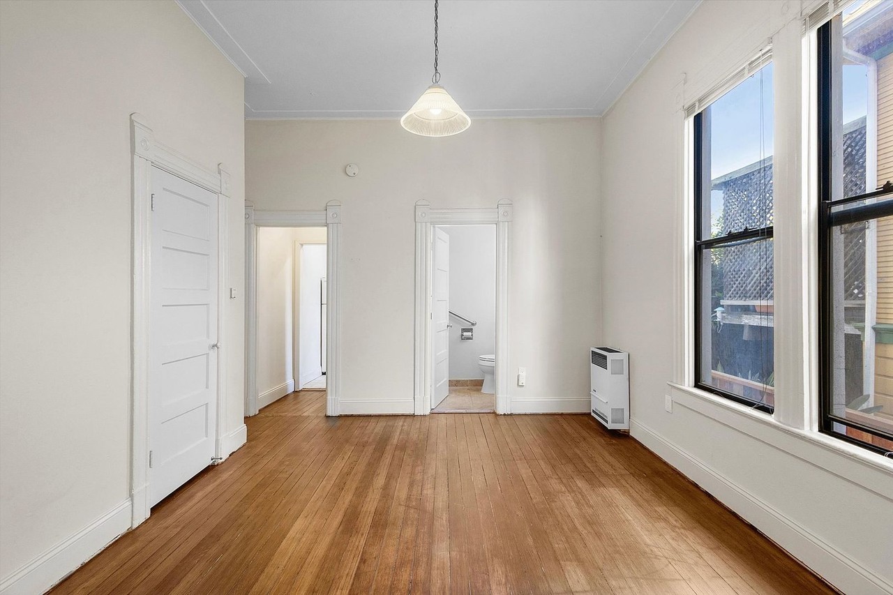 1541 Bay St #2 - Photo 4 of 11