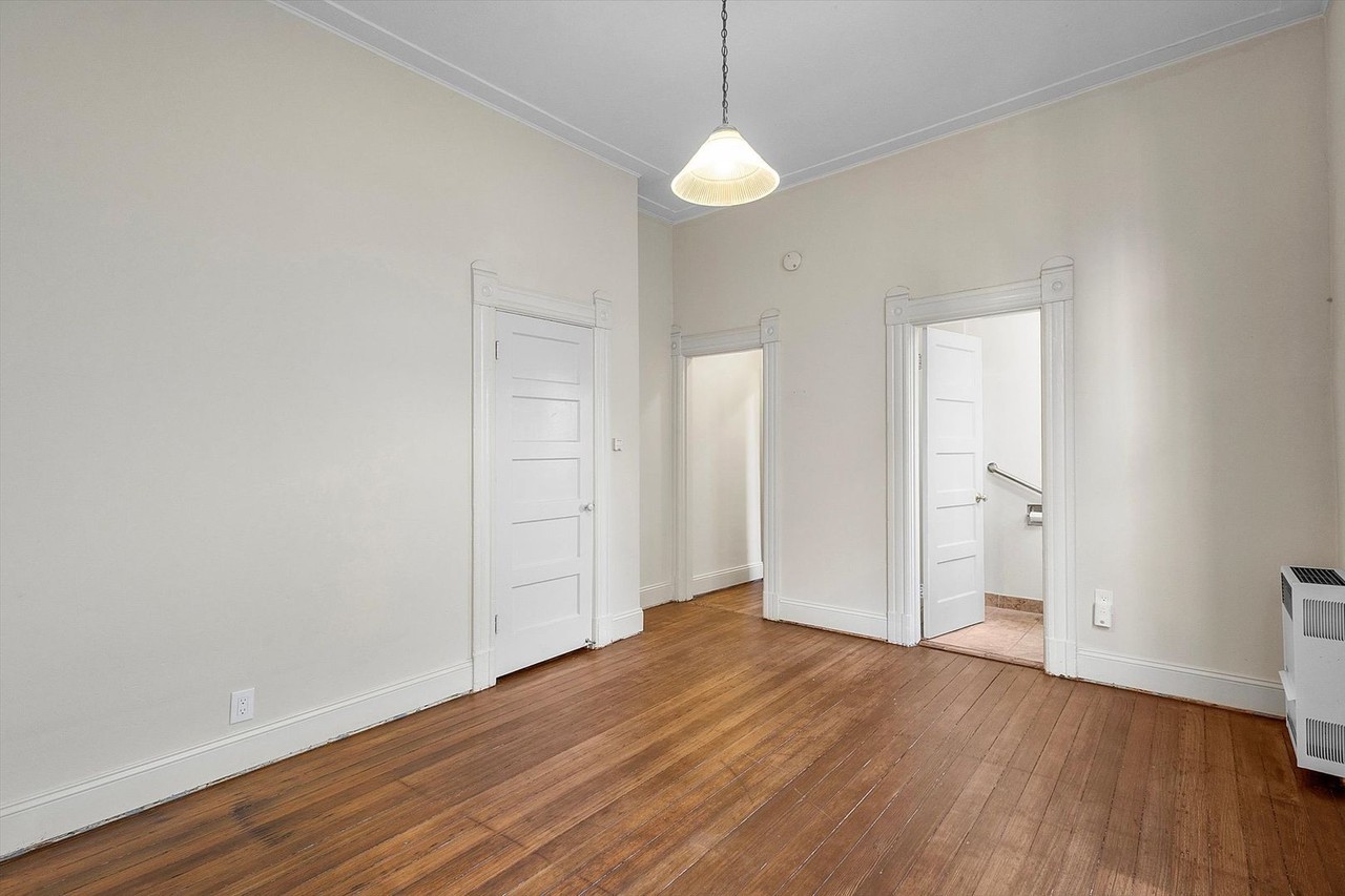 1541 Bay St #2 - Photo 5 of 11