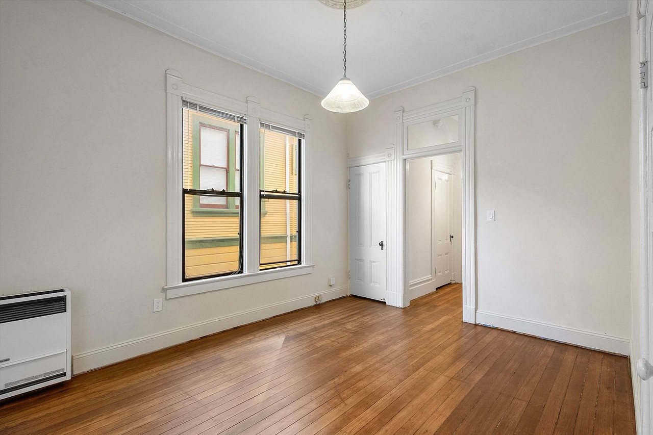 1541 Bay St #2 - Photo 7 of 11