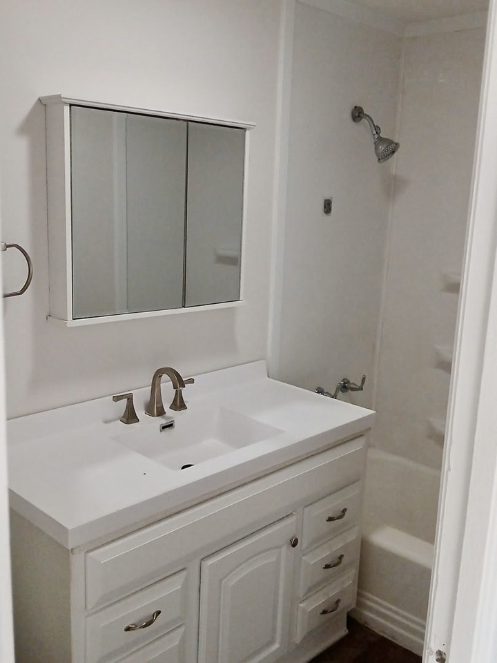 519 1st Avenue Southwest - Photo 5 of 9