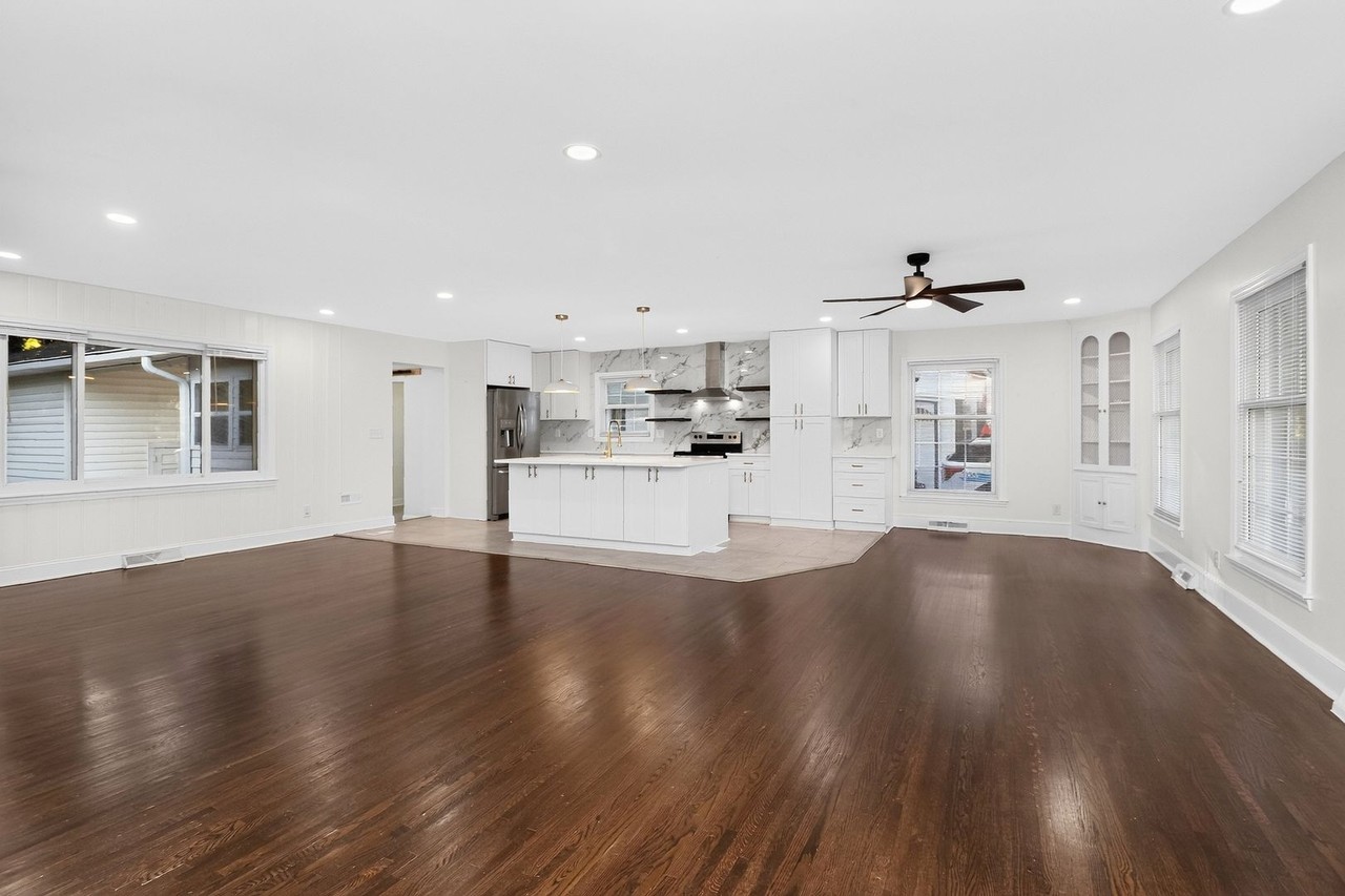 5731 Brookhaven Rd - Photo 2 of 34