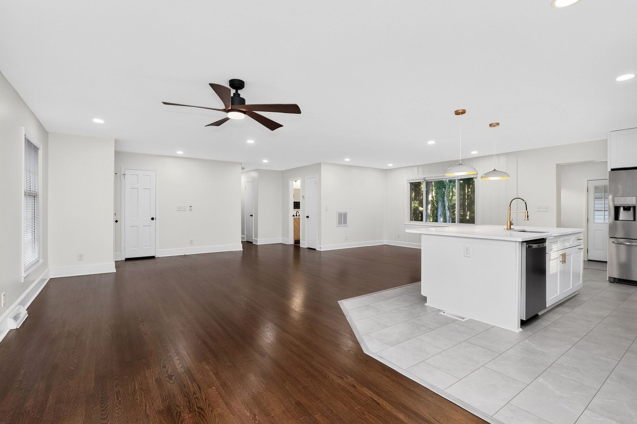 5731 Brookhaven Rd - Photo 4 of 34